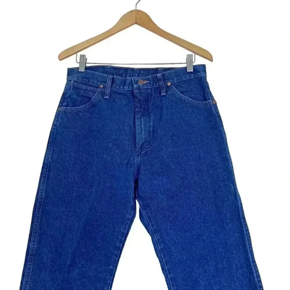 Wrangler Medium Wash Straight Leg Mom Jeans High Rise Women's Size 32 x 32 - Picture 2 of 8